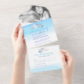 赤ちゃんシャワーストーク配信の水の色の青い写真 オールインワン招待状 (貼ってはがせる)