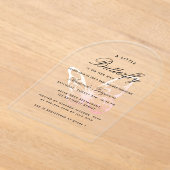 赤ちゃんシャワーバタフライピンクガールアーチ アクリル招待状 (レイダウン)