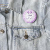 赤ちゃんシャワーパープルレースボタンになるアブエラ 缶バッジ (インサイチュ)