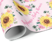 赤ちゃんシャワーヒマワリのピンクのバラパーソナライズされた名 ラッピングペーパー (ロールコーナー)