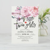 赤ちゃんシャワー甘い小さな双子の女の子ボホ花 招待状 (スタンド正面)