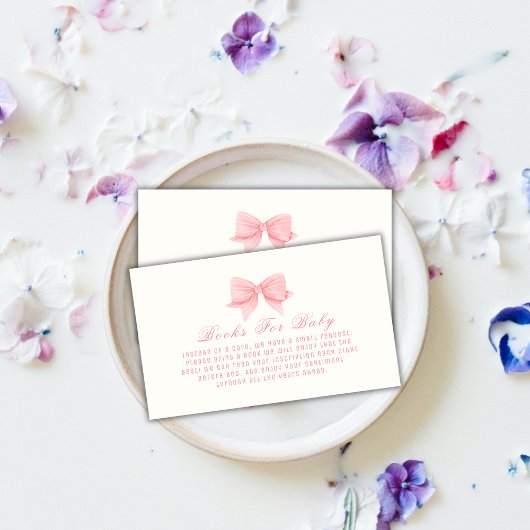 赤ちゃんシャワー用のピンクのミニマリストの蝶ネクタイ本 エンクロージャーカード