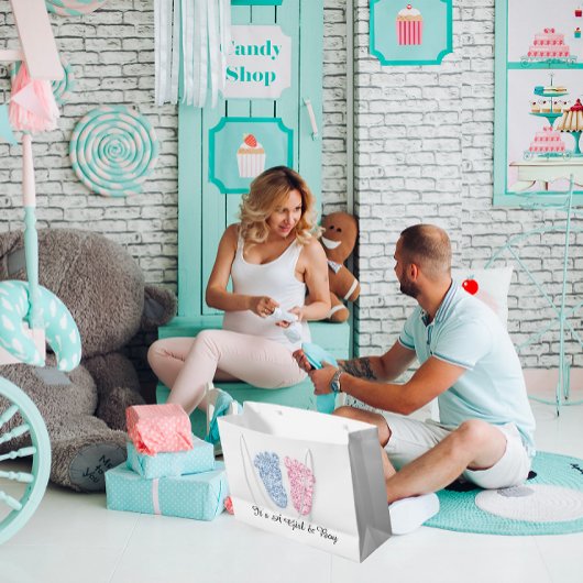 赤ちゃんシャワー足それが男の子の女の子ピンクブルーの双子 ラージペーパーバッグ