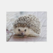 赤ちゃんハリネズミ フリースブランケット (正面(横))