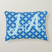 赤ちゃんブルーの紺色の円と夏のタイル アクセントクッション (正面)