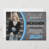 赤ちゃんブルーの黒板の卒業写真発表 招待状 (正面)