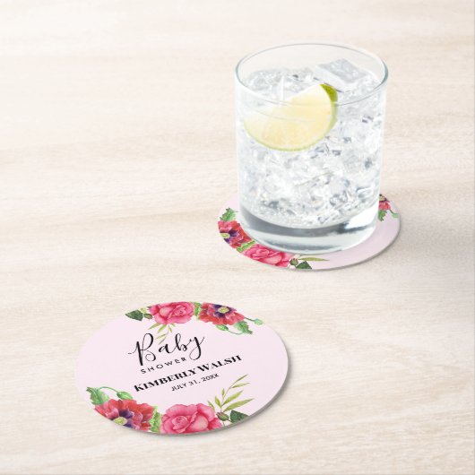 赤ちゃんモダンシャワー赤ピンクの花と淡いピンク ラウンドペーパーコースター (インサイチュ)