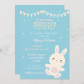 赤ちゃん女の子のシャワーを途中にある小さなバニー 招待状 (正面/裏面)