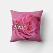 赤ちゃん女の子ロージー名かわいいカスタマイズ可能なピンクのローズ クッション (裏面)
