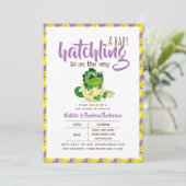 赤ちゃん恐竜が産まれる 恐竜 かわいい 紫 招待状 (スタンド正面)