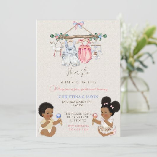 赤ちゃん服ジェンダー明らかにアイボリーピンクブルー 招待状 (スタンド正面)