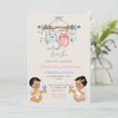 赤ちゃん服ジェンダー明らかにアイボリーピンクブルー 招待状 (スタンド正面)