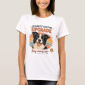 赤ちゃん発表セキュリティ犬妊娠発表 Tシャツ (正面)