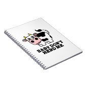 赤ちゃん、牛をいじめないで 笑える牛のダジャレ ノートブック (右側)