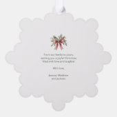 赤とエレガントグリーンボウホリーハッピーホリデーズ オーナメントカード (裏面)