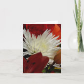 赤とオレンジの花の中の白い菊 ノートカード (正面)