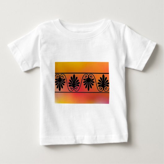 赤とオレンジ縁どの乳児のシャツ ベビーTシャツ (正面)