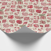 赤とクリームのクリスマスオーナメントパターン ラッピングペーパー (角)