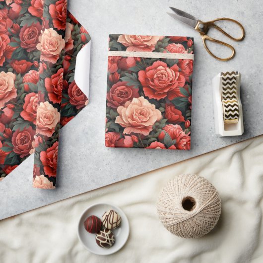 赤とサーモンのロマンチックな色合いバラ ラッピングペーパー (クラフト)