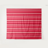 赤とストライプピンクのバレンタイン タペストリー (正面(横))