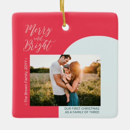 赤とバラの金ゴールドモダン写真クリスマスファミリーセラ セラミックオーナメント (正面)