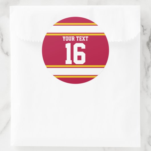 赤とパーソナライズされた金ゴールドスポーツストライプズ ラウンドシール (バッグ)