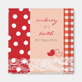 赤とピンクかわいい鳥のスクラップブックレースの日付を保存 マグネット (正面)