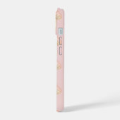 赤とピンクのきのこの幻想的なパターン iPhone 15ケース (左側面)