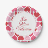 赤とピンクのハートパターン ペーパープレート (正面)