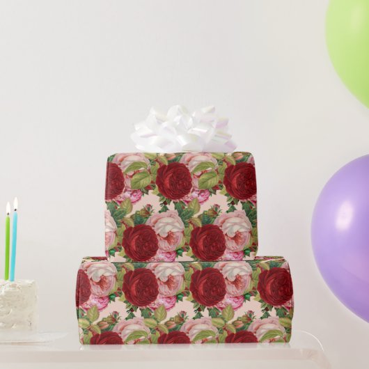 赤とピンクのバラのデカップクラフトまたは ラッピングペーパー (パーティーギフト)