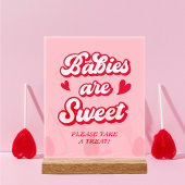 赤とピンクのバレンタインの赤ちゃんシャワーのお願い アクリルサイン