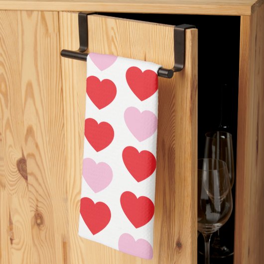 赤とピンクのバレンタインデーハート キッチンタオル (三つ折り)