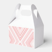 赤とピンクのモチーフをフィーチャーしたシンメトリーなパターン フェイバーボックス (正面サイド)