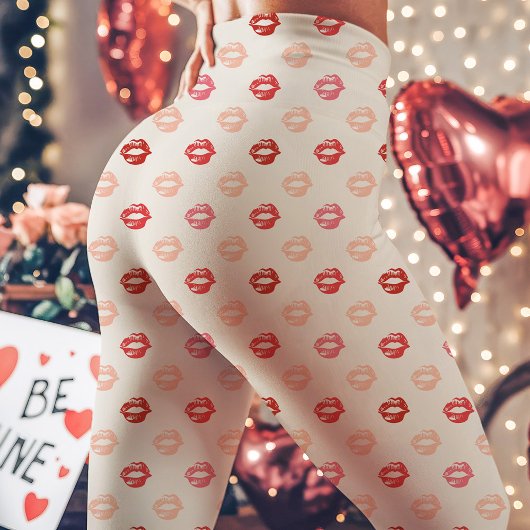 赤とピンクの口紅キスプリント レギンス