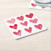赤とピンクの可愛いハート スクエアペーパーコースター (アングル)