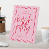 赤とピンクの波状フレームバチェロレッテウェルカムサイン 台座サイン (インサイチュ)