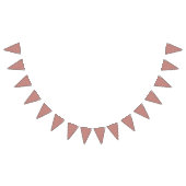 赤とピンクの織物がパターン化された絨毯の上に敷かれ バンティングフラッグ (全)