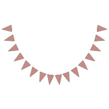 赤とピンクの織物がパターン化された絨毯の上に敷かれ