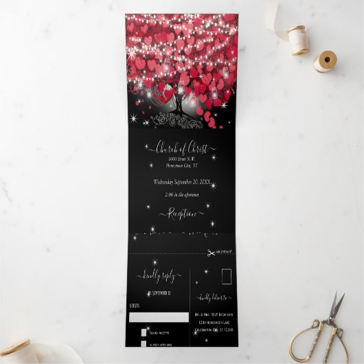 赤とピンクエレガントのハートリーフ結婚すべて 三つ折り招待状 (内部)