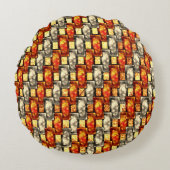 赤とベージュで並んだ彫刻された長方形の作品 ラウンドクッション (正面)