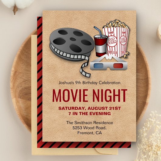 赤とベージュの映画の夜の誕生日パーティーの招待状 招待状