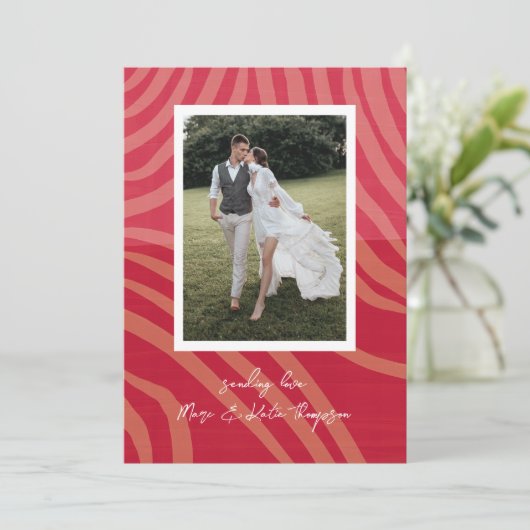 赤とマゼンタのバレンタインデーの写真ホリデーカード シーズンカード (スタンド正面)