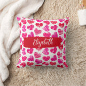 赤とモダンピンクのドードルハートバレンタイン名 クッション (ブランケット)