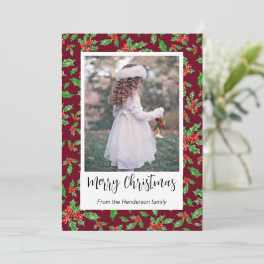 赤とモダン緑のホリーのメリークリスマスの写真 シーズンカード (スタンド正面)