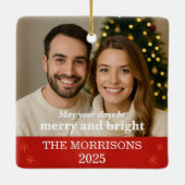 赤とモダン金ゴールドのスノーフレークの家族の写真 セラミックオーナメント (裏面)