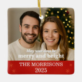 赤とモダン金ゴールドのスノーフレークの家族の写真 セラミックオーナメント (正面)