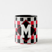 赤とモダン黒のチェッカーボードヴィンテージパターン ツートーンマグカップ (中央)
