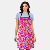 赤と明るい赤紫色ハート エプロン (着用した状態)