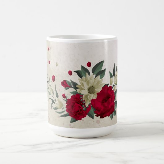 赤と淡い黄色の花と緑の葉 コーヒーマグカップ (中央)