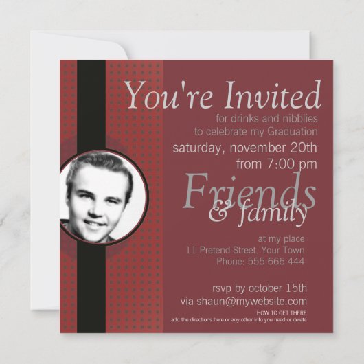 赤と灰色のスタイリッシュ卒業式とフォト招待状 招待状 (裏面)